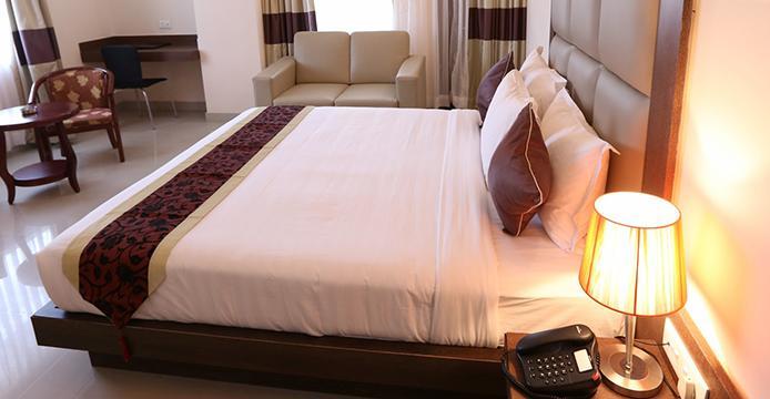 The Contour Hotel Guwahati Exterior foto