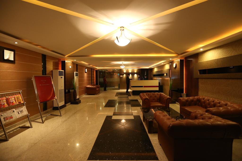 The Contour Hotel Guwahati Exterior foto